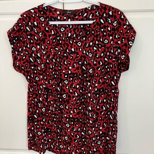 Red / black leopard style print casual top